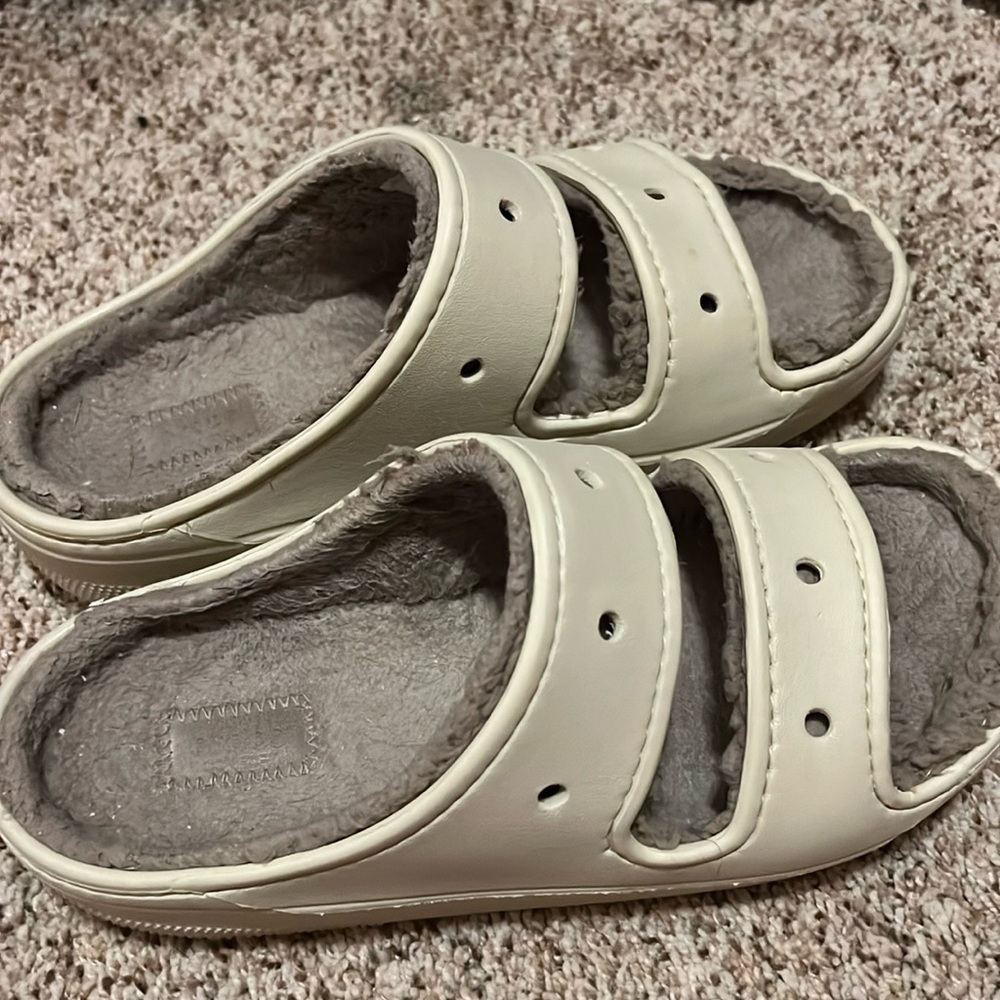 Women’s Crocs sandals with fur